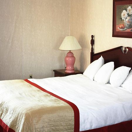 Hotel Baymont By Wyndham Jonesboro Habitación foto