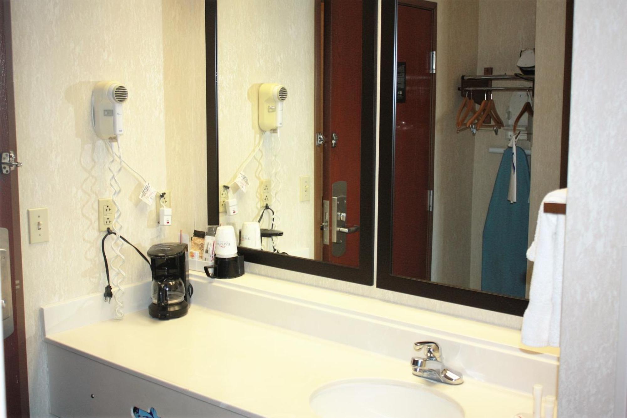Hotel Baymont By Wyndham Jonesboro Habitación foto