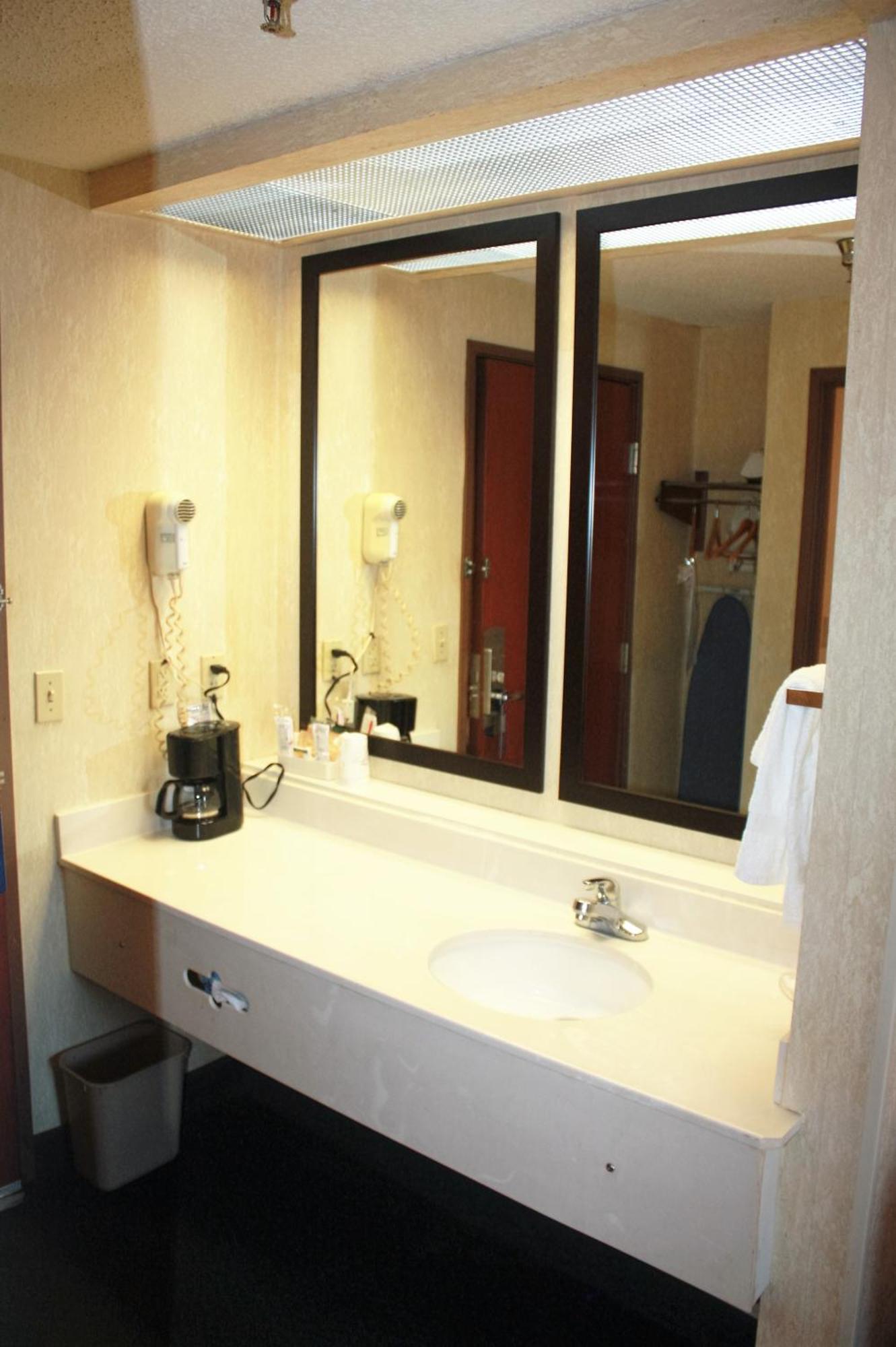 Hotel Baymont By Wyndham Jonesboro Habitación foto